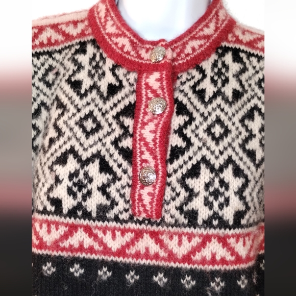 L.L.BEAN Freeport Maine Sweater 85% Wool 15% Nylon sz Extra Small Barbiecore Ski - Picture 11 of 13